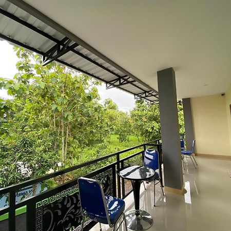 Wisma Hn Selang Esterno foto